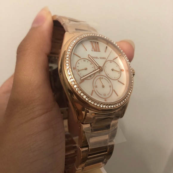 Michael Kors Watch - Picture 3 of 6